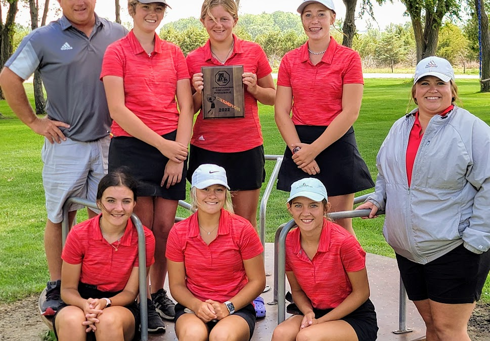 Lady Badger Golf Team Wins Hershey Tournament