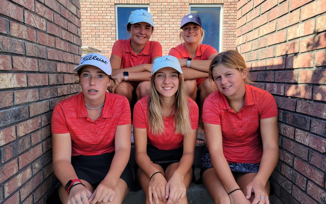 Lady Badger Golf Team Wins District at Kimball