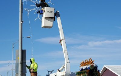 City Crews Worked to Put Up New Christmas Decorations